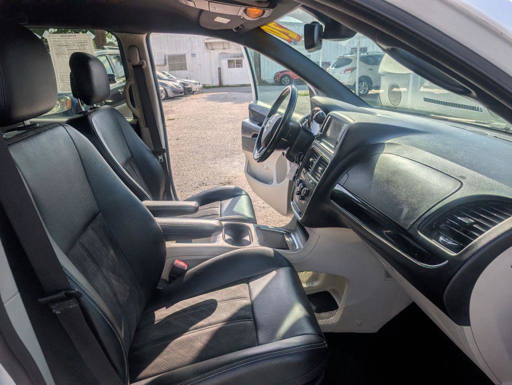 Used 2020 Dodge Grand Caravan SXT FWD image 15