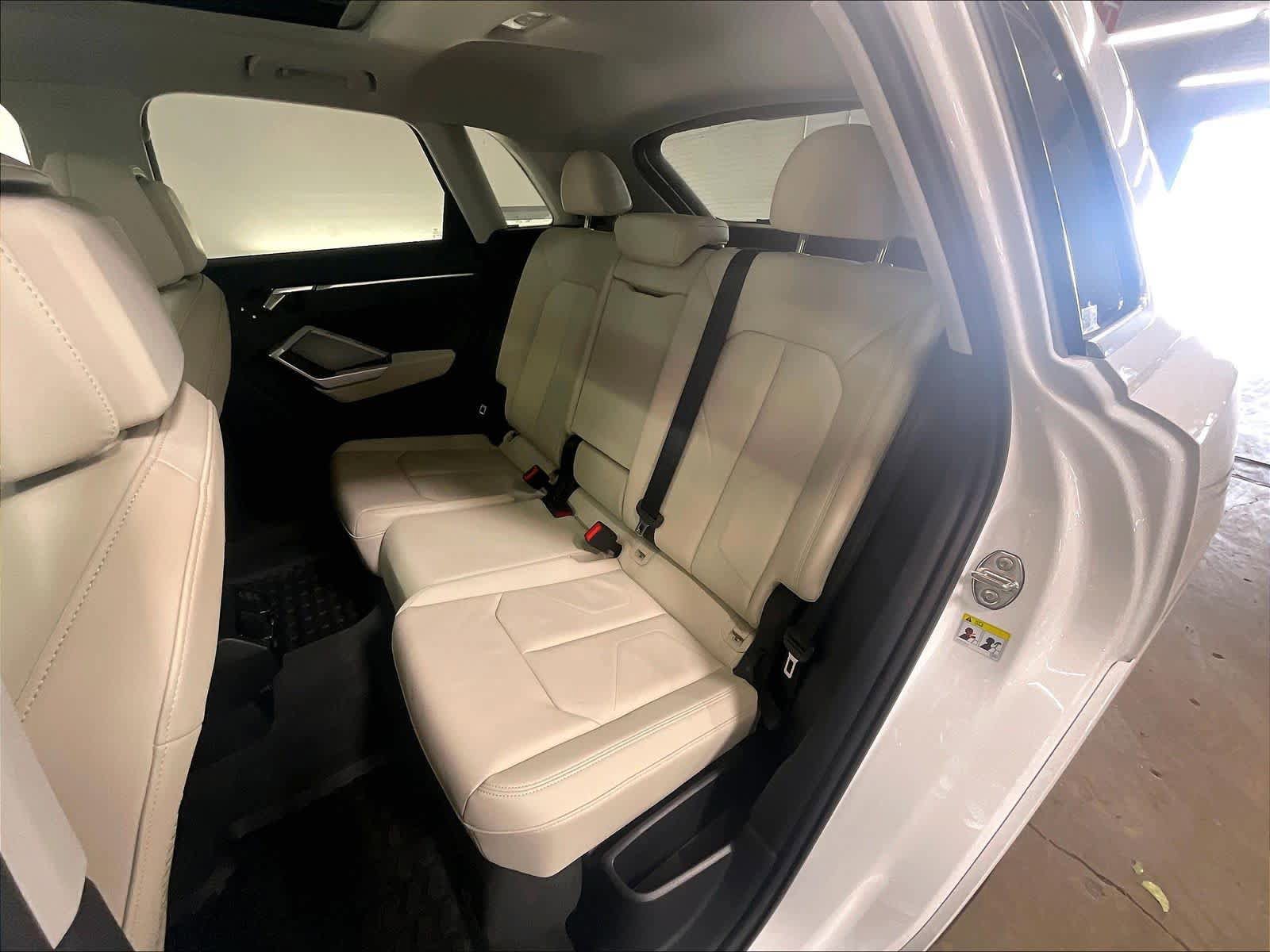 Certified 2025 Audi Q3 2.0T Premium w/ Convenience Package AWD/4WD image 26