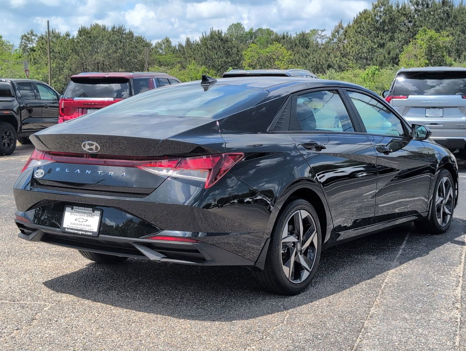 Used 2023 Hyundai Elantra SEL w/ Convenience Package FWD image 6