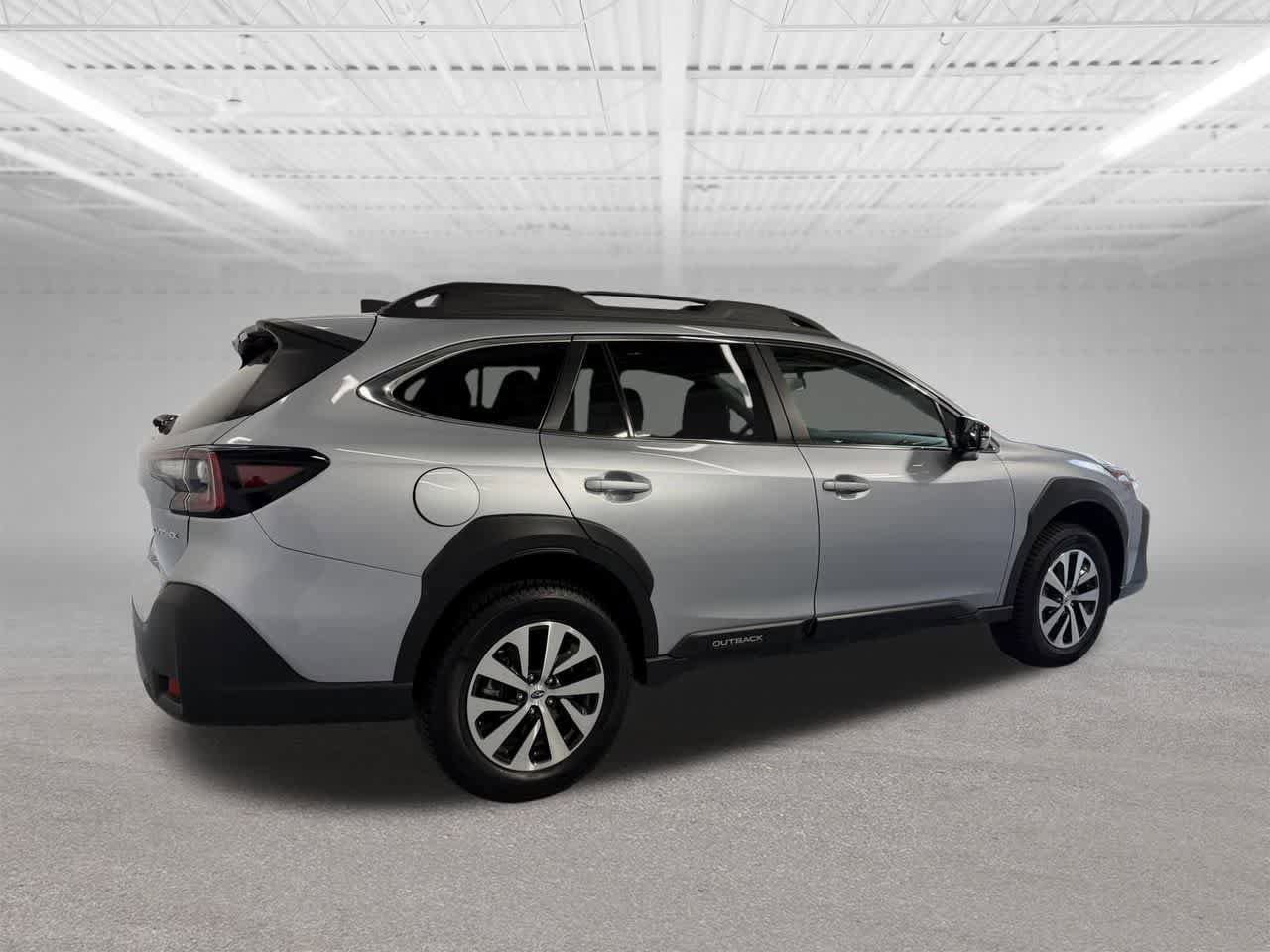 Used 2025 Subaru Outback Premium AWD/4WD image 6