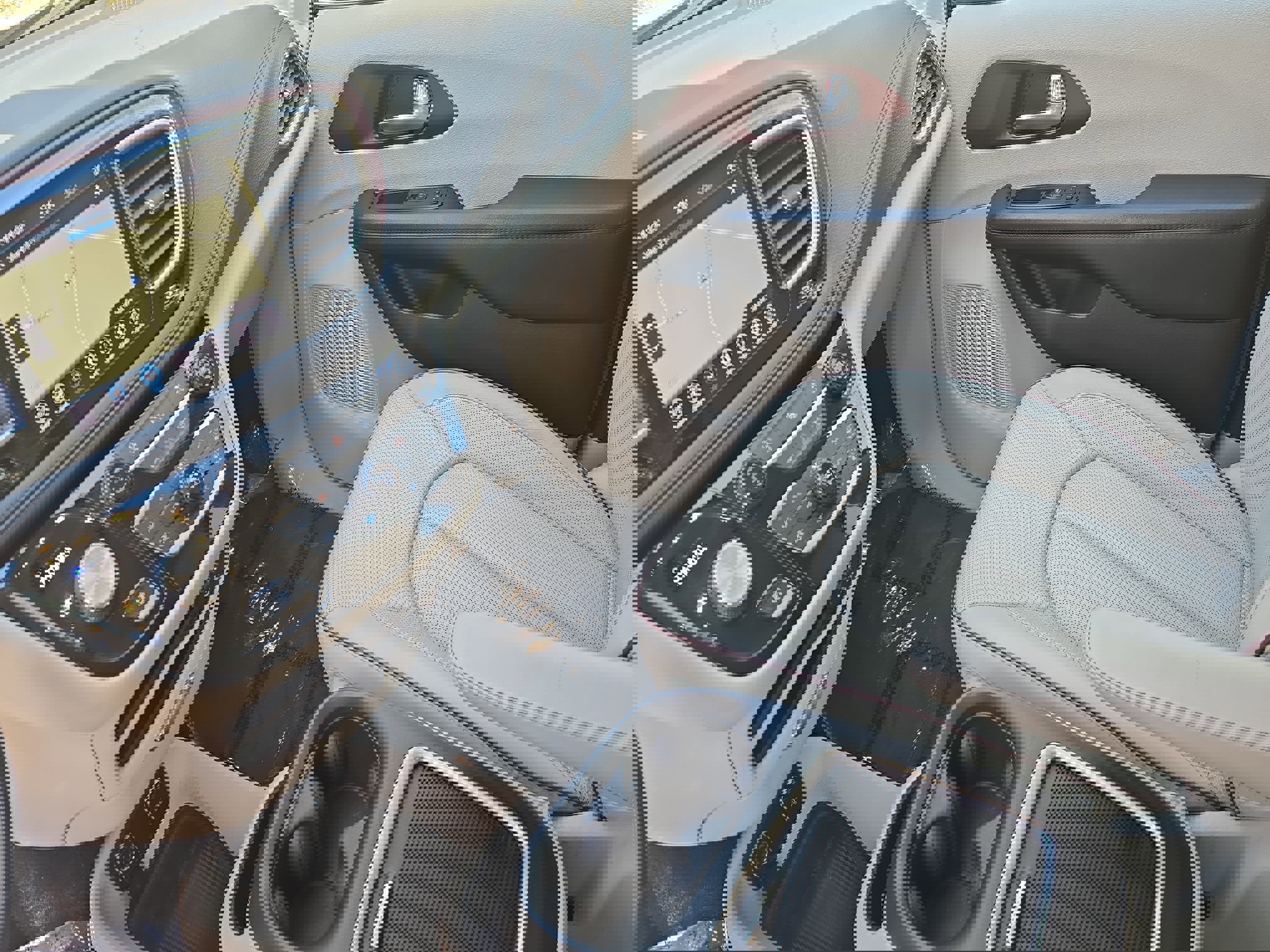 Used 2020 Chrysler Pacifica Limited image 24