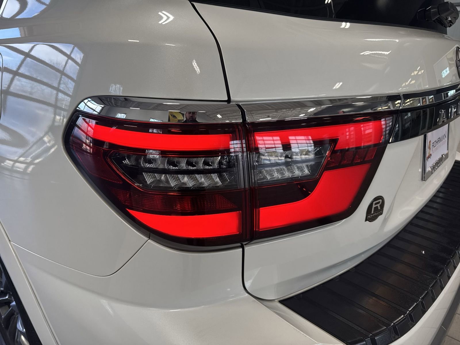 Used 2023 Nissan Armada Platinum w/ Captain's Chairs Package image 37