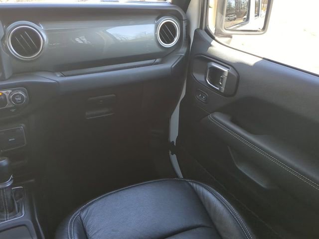 Used 2023 Jeep Gladiator Overland w/ Trailer Tow Package image 15