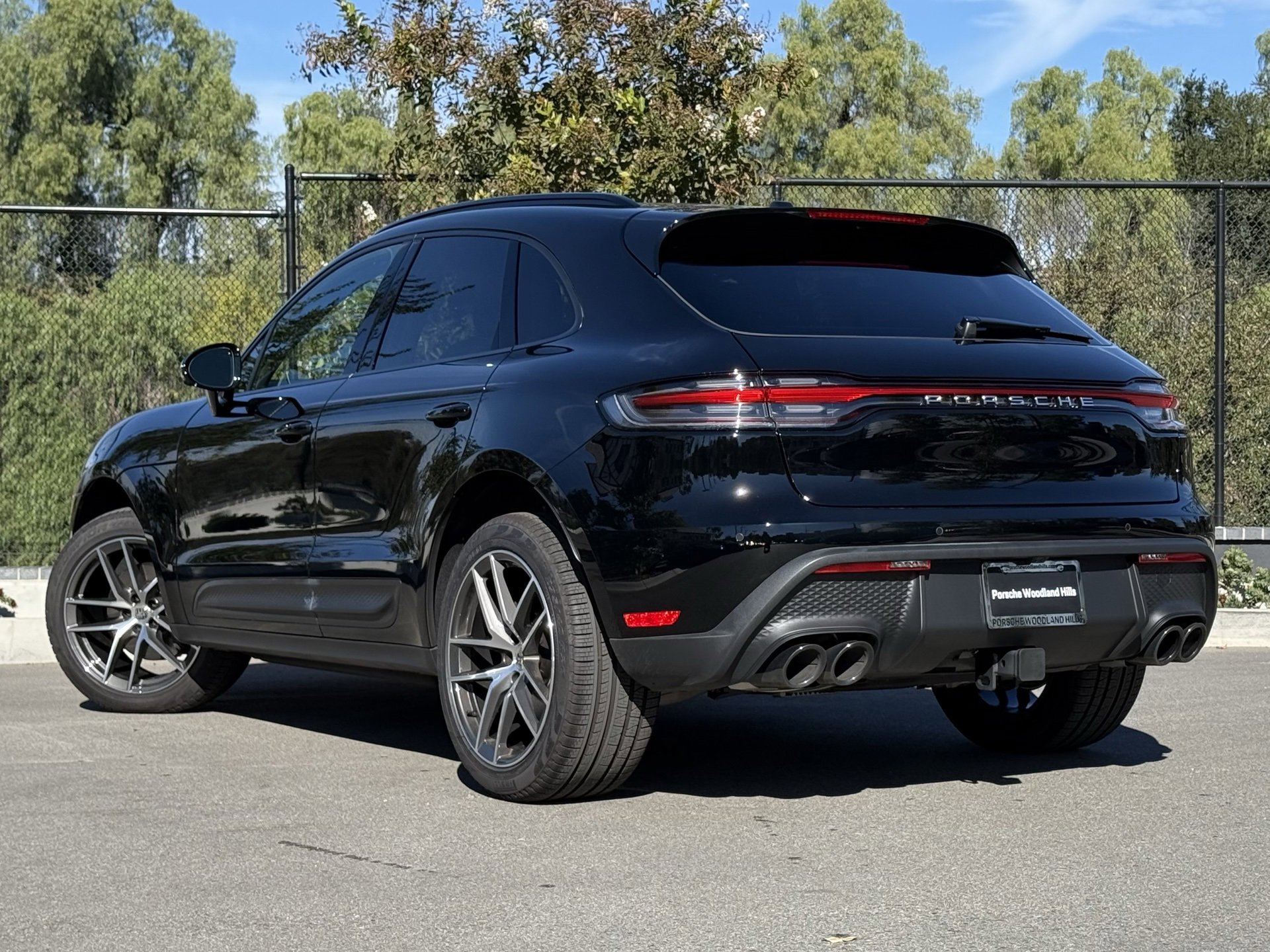 Used 2025 Porsche Macan image 3