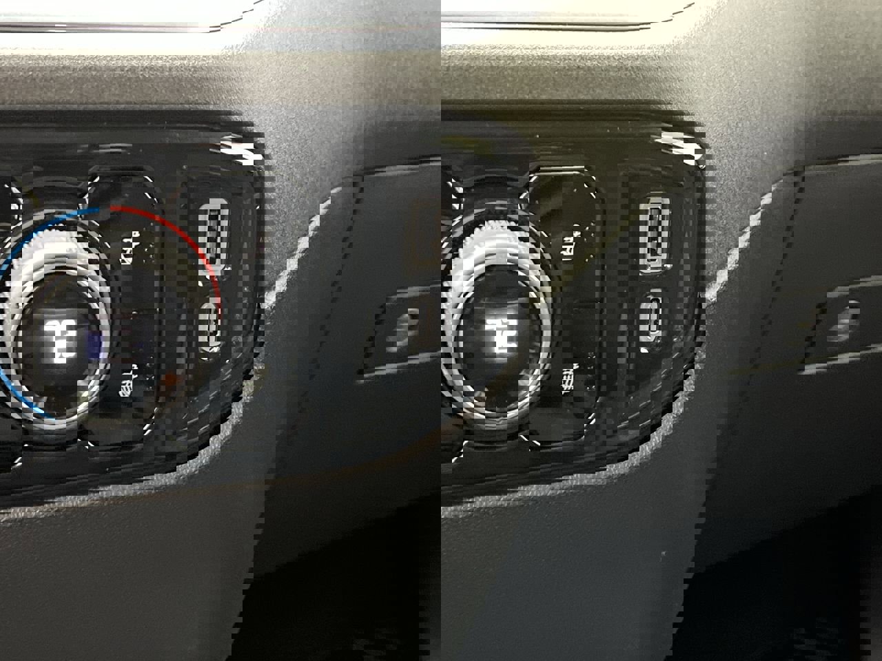 Certified 2024 Chevrolet Silverado 1500 LT image 25