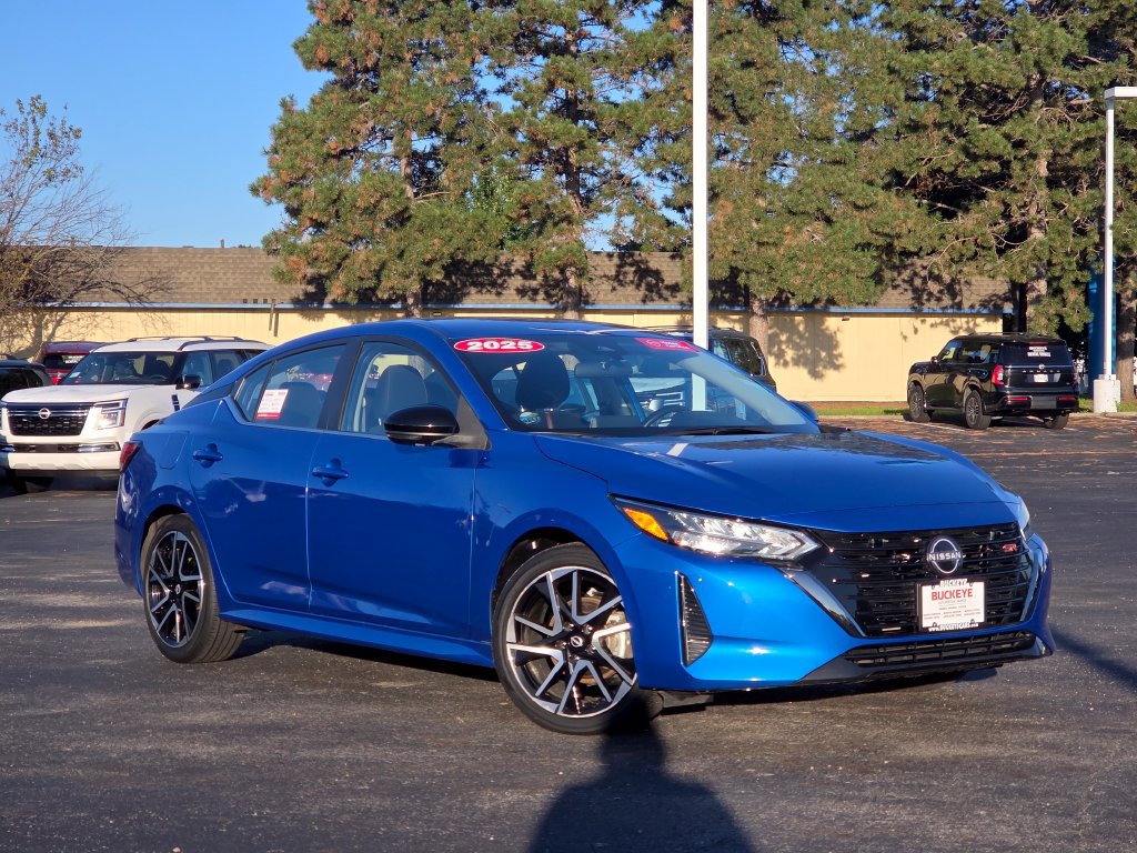 Certified 2025 Nissan Sentra SR FWD image 2