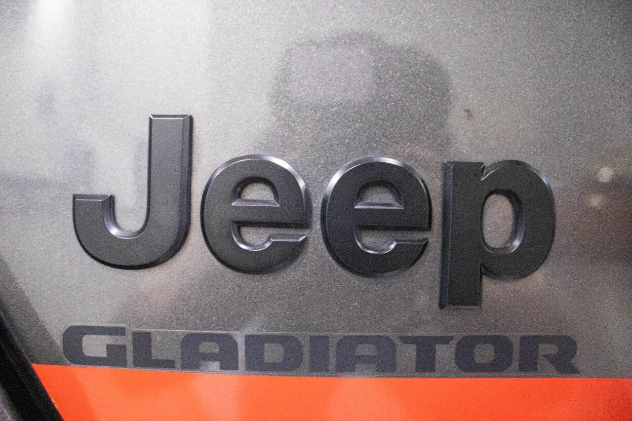 Used 2022 Jeep Gladiator Sport image 31