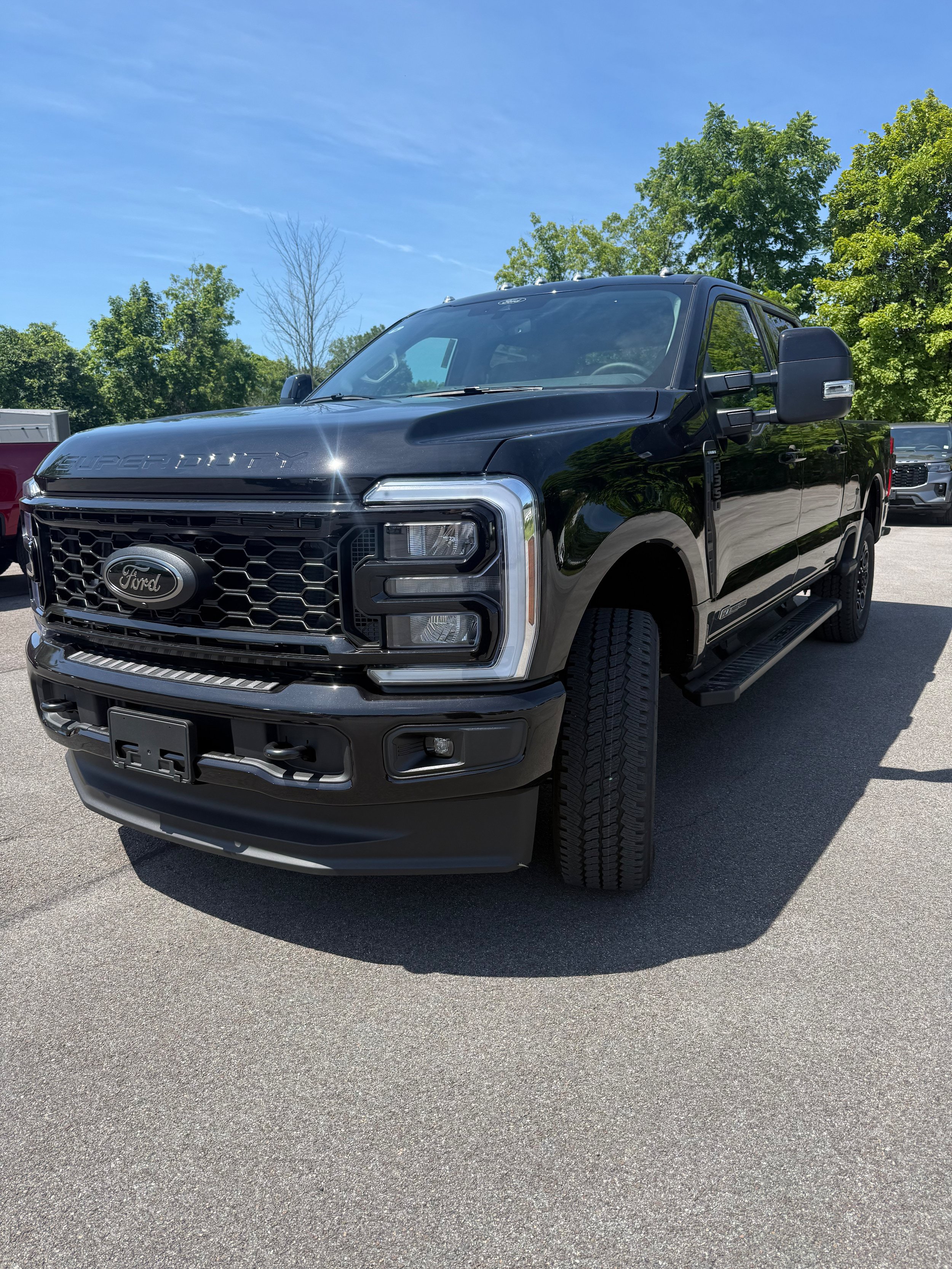New 2026 Ford F350 Lariat w/ Black Appearance Package
