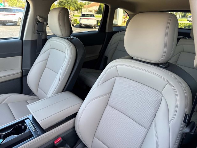 New 2025 Lincoln Nautilus Premier w/ Equipment Group 102A image 13