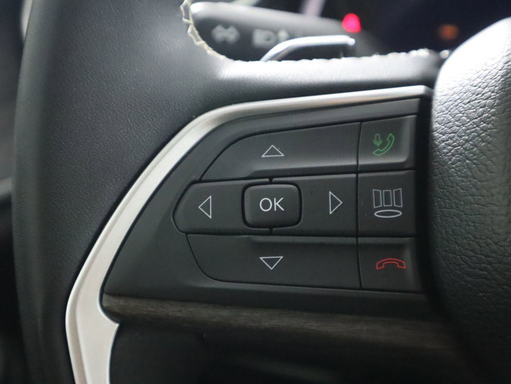 Used 2024 Jeep Grand Cherokee L Limited image 11