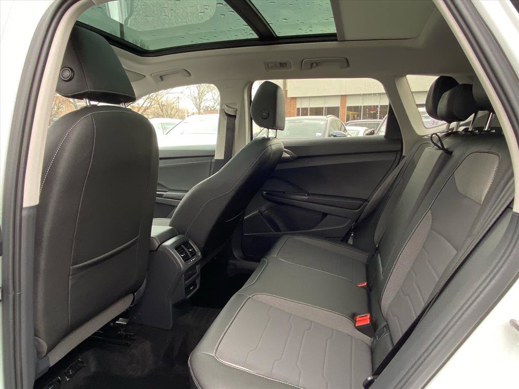 Used 2025 Volkswagen Taos SE image 21