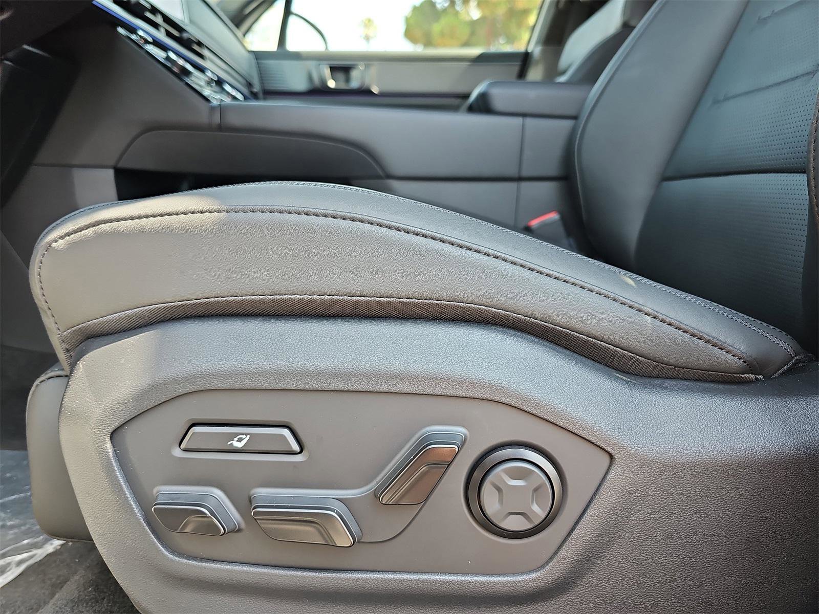 New 2025 Hyundai Santa Fe Calligraphy image 32