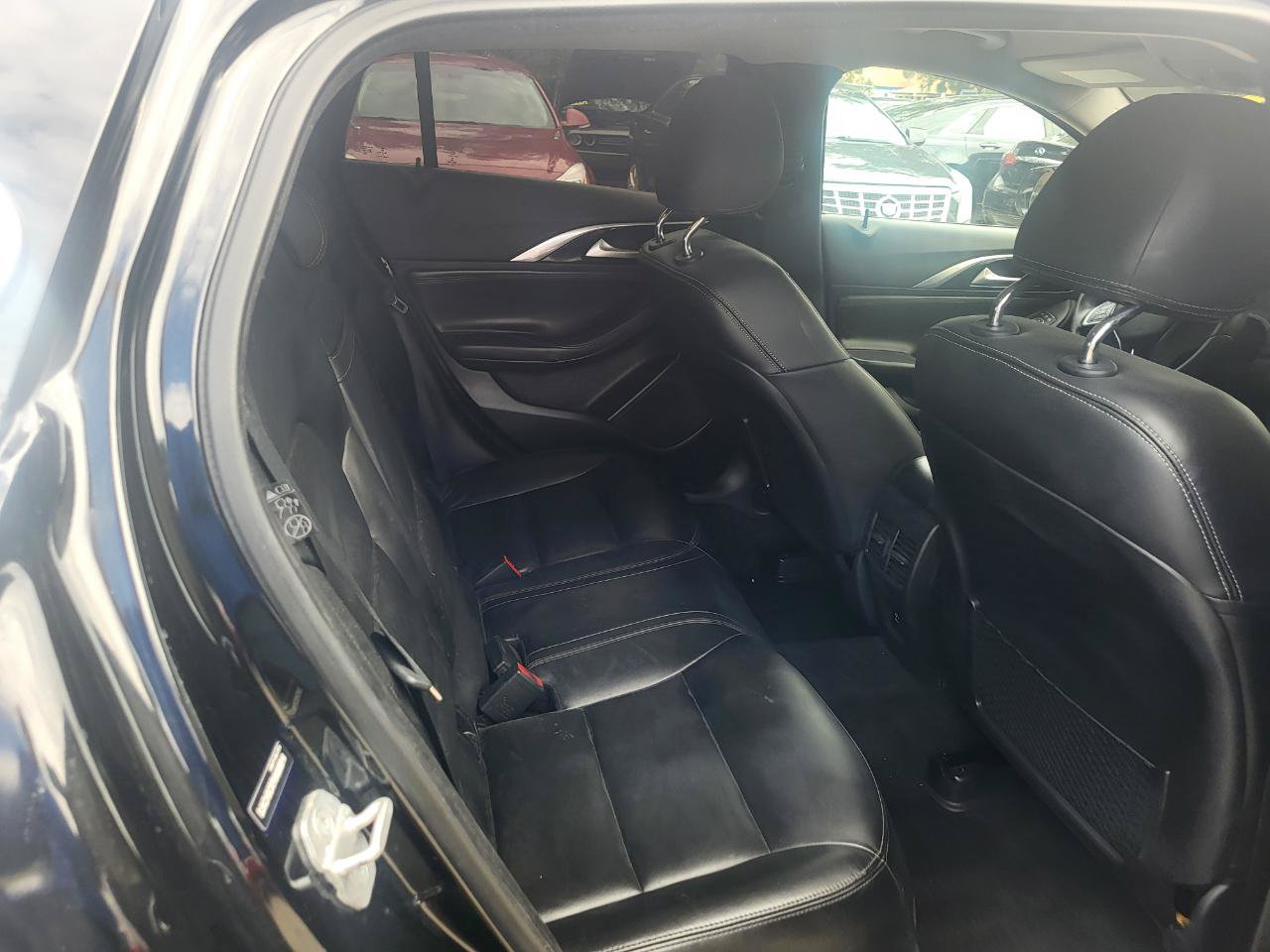 Used 2017 INFINITI QX30 AWD image 54