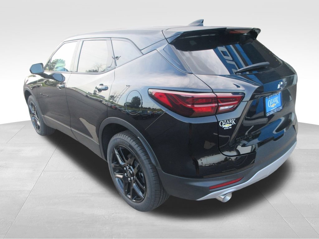 New 2026 Chevrolet Blazer LT w/ LPO, Black Grille Bar Package FWD image 3
