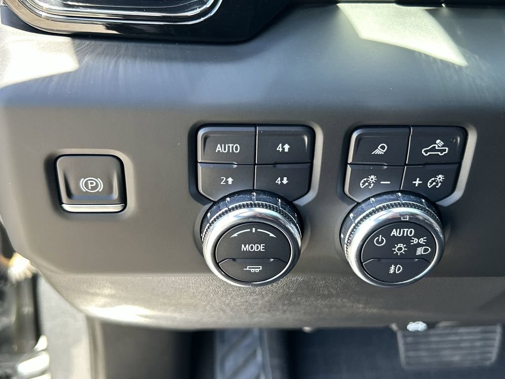 Used 2024 GMC Sierra 1500 AT4X AWD/4WD image 18