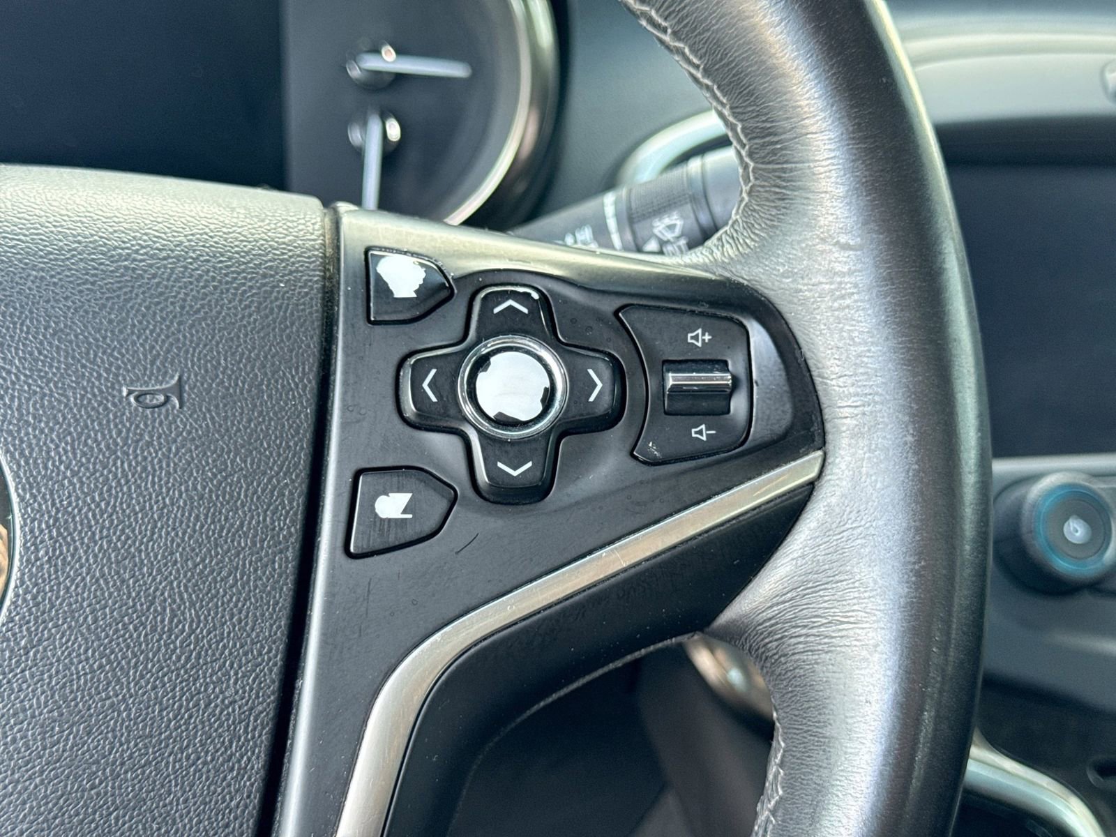 Used 2015 Buick LaCrosse FWD image 23