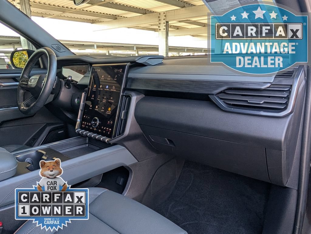 Used 2024 GMC Acadia AT4 w/ Luxury Package AWD/4WD image 29
