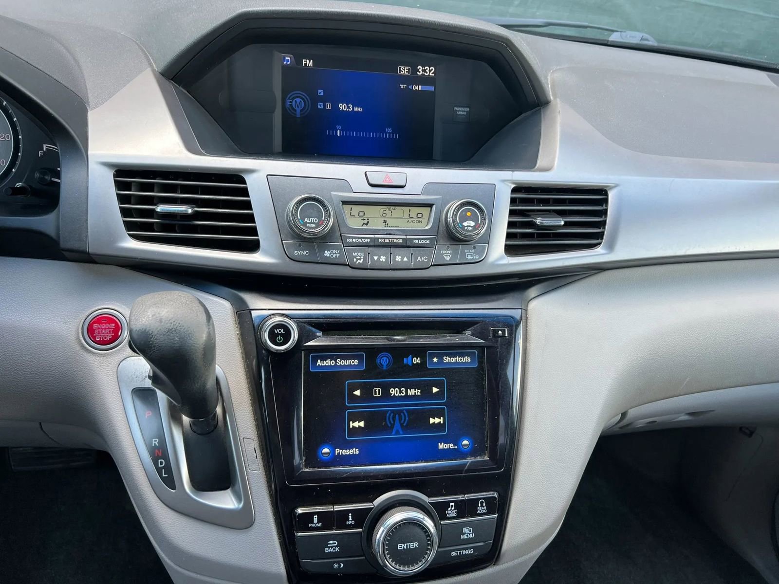 Used 2016 Honda Odyssey SE image 16