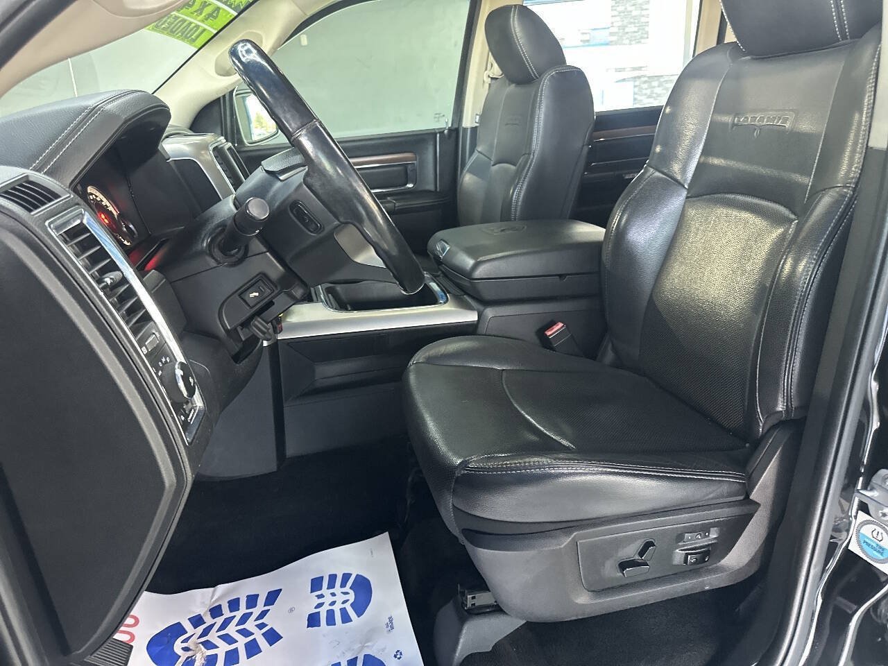 Used 2017 RAM 1500 Laramie AWD/4WD image 14