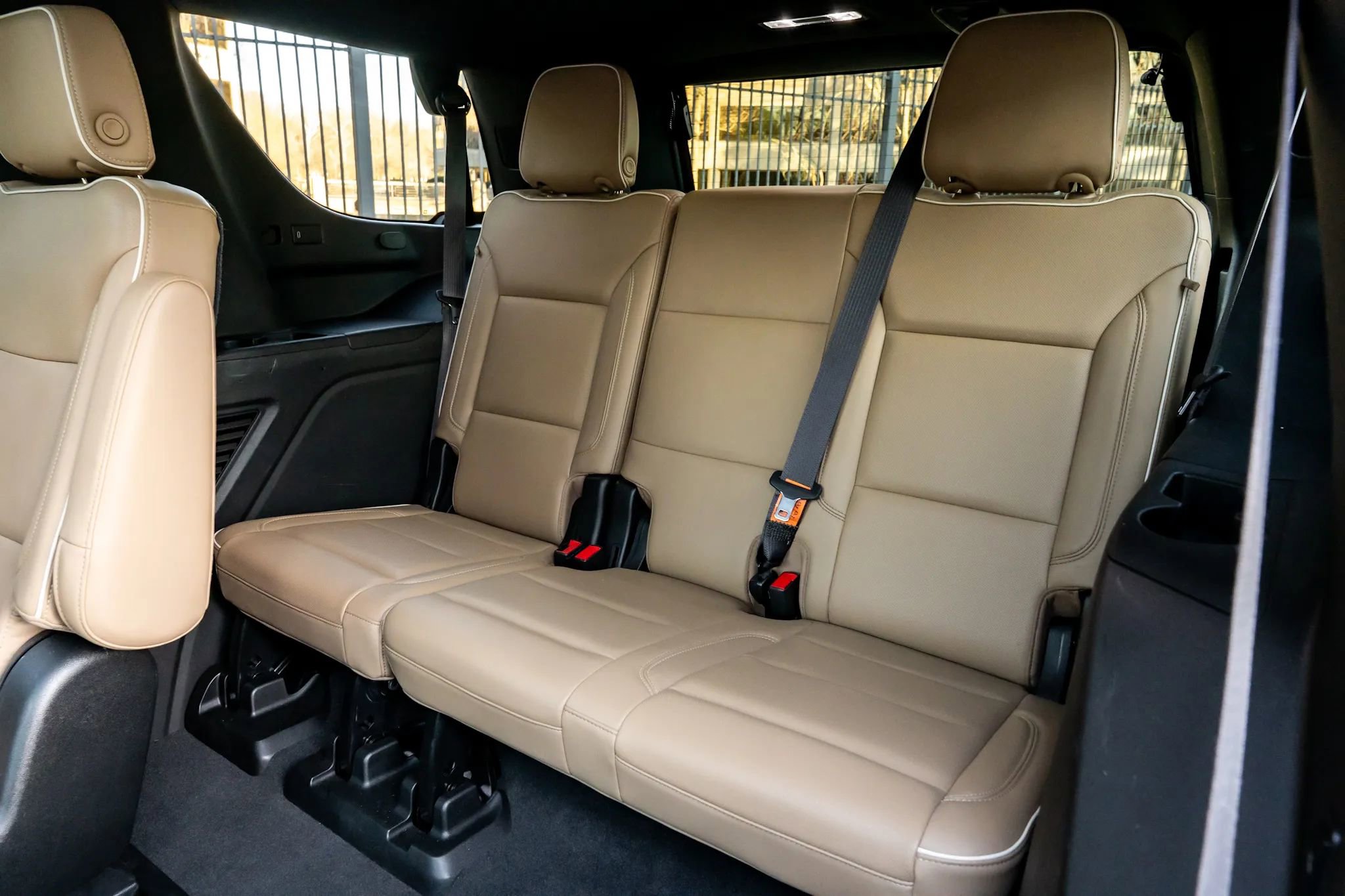 Used 2021 Chevrolet Tahoe Premier w/ Premium Package image 15