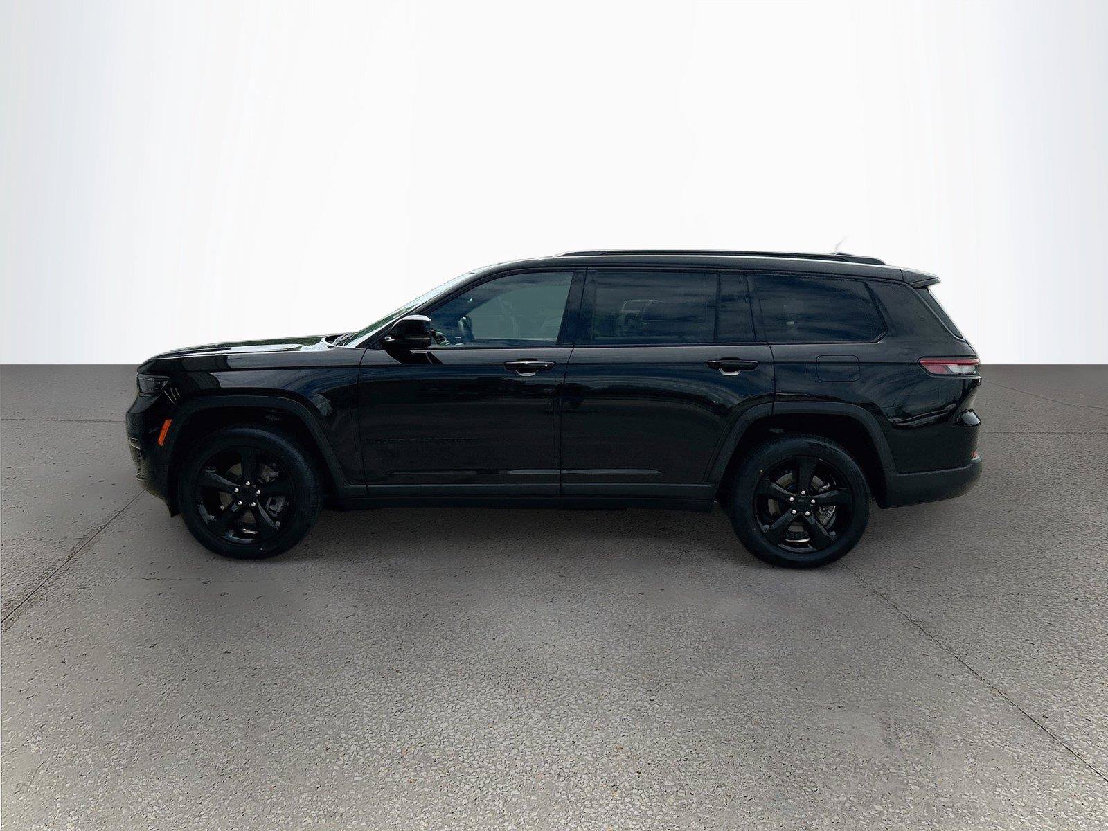 Used 2023 Jeep Grand Cherokee L Laredo AWD/4WD image 7
