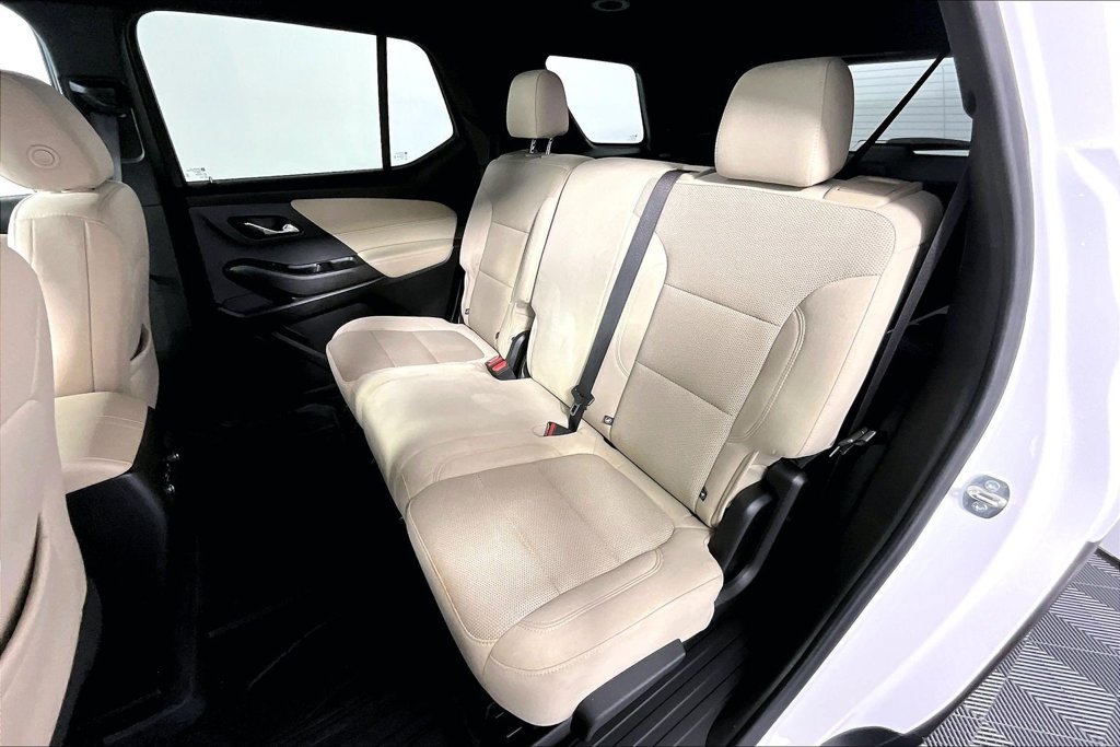 Used 2023 Chevrolet Traverse LS FWD image 26