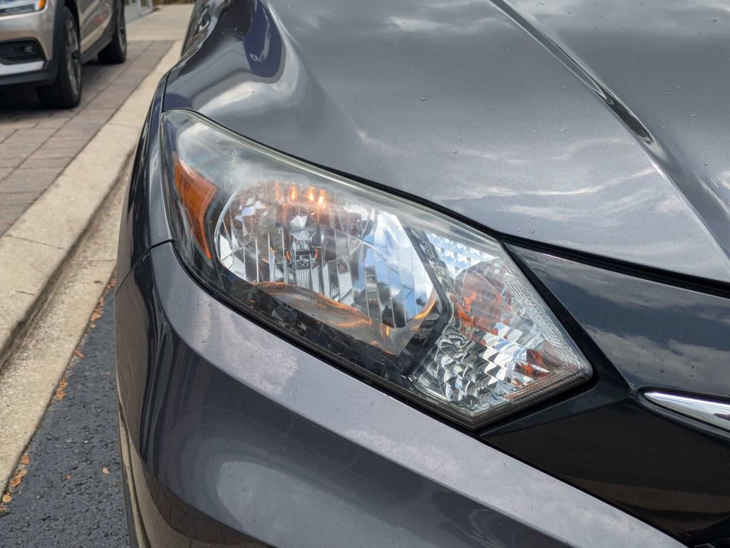 Used 2017 Honda HR-V EX-L image 10