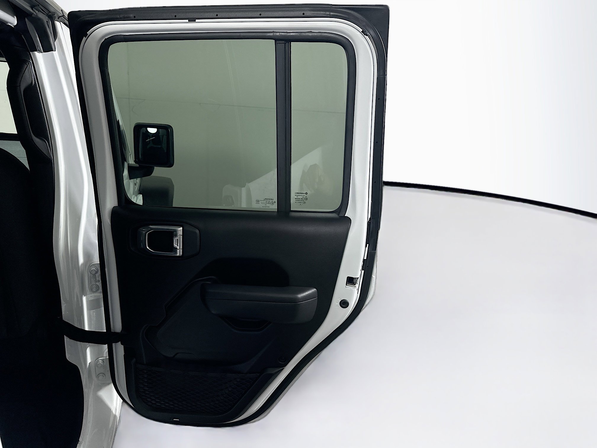 Used 2025 Jeep Wrangler Sport S image 29