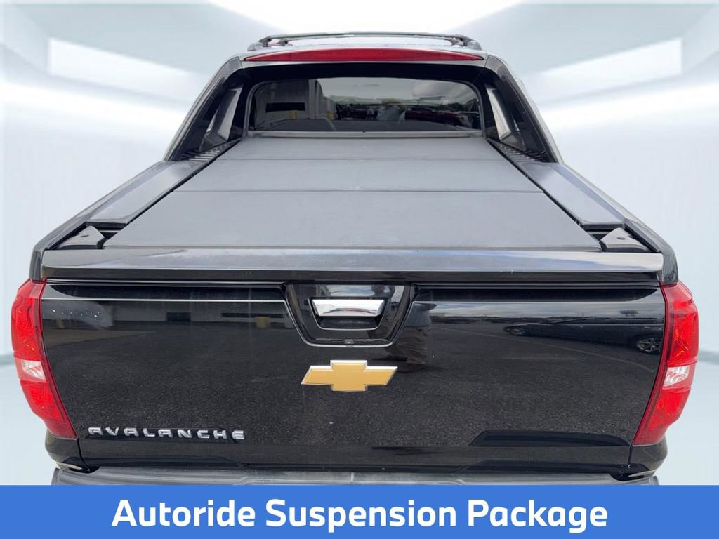 Used 2013 Chevrolet Avalanche LTZ RWD image 14
