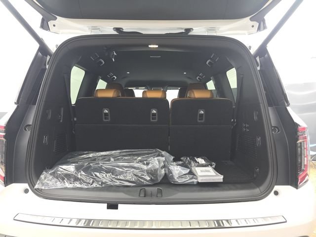 New 2026 Nissan Armada SL w/ Captain's Chari Seat Package AWD/4WD image 12