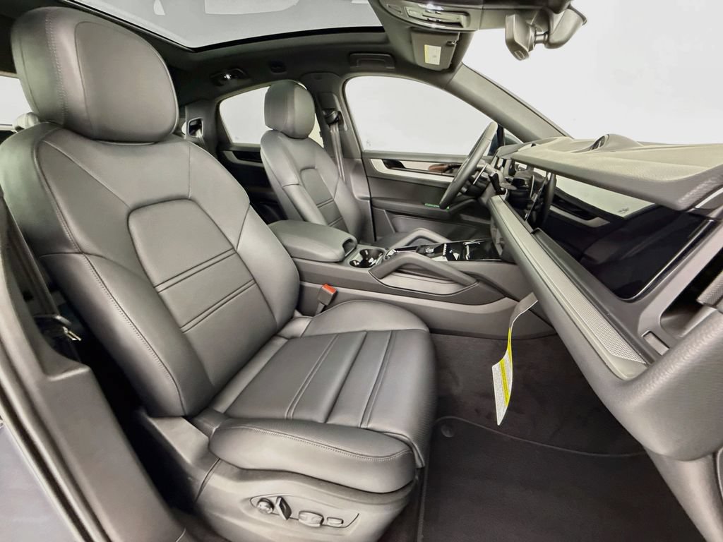 New 2026 Porsche Cayenne Coupe AWD/4WD image 30
