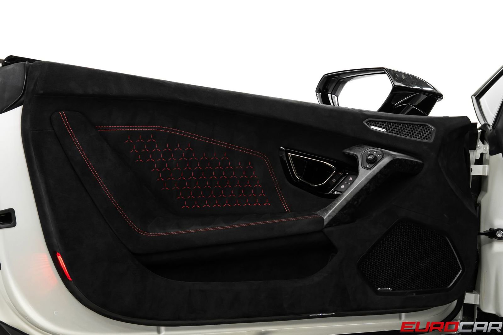 Used 2018 Lamborghini Huracan Performante AWD/4WD image 30