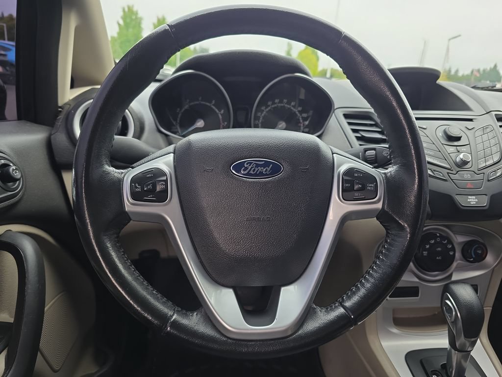 Used 2015 Ford Fiesta SE FWD image 19