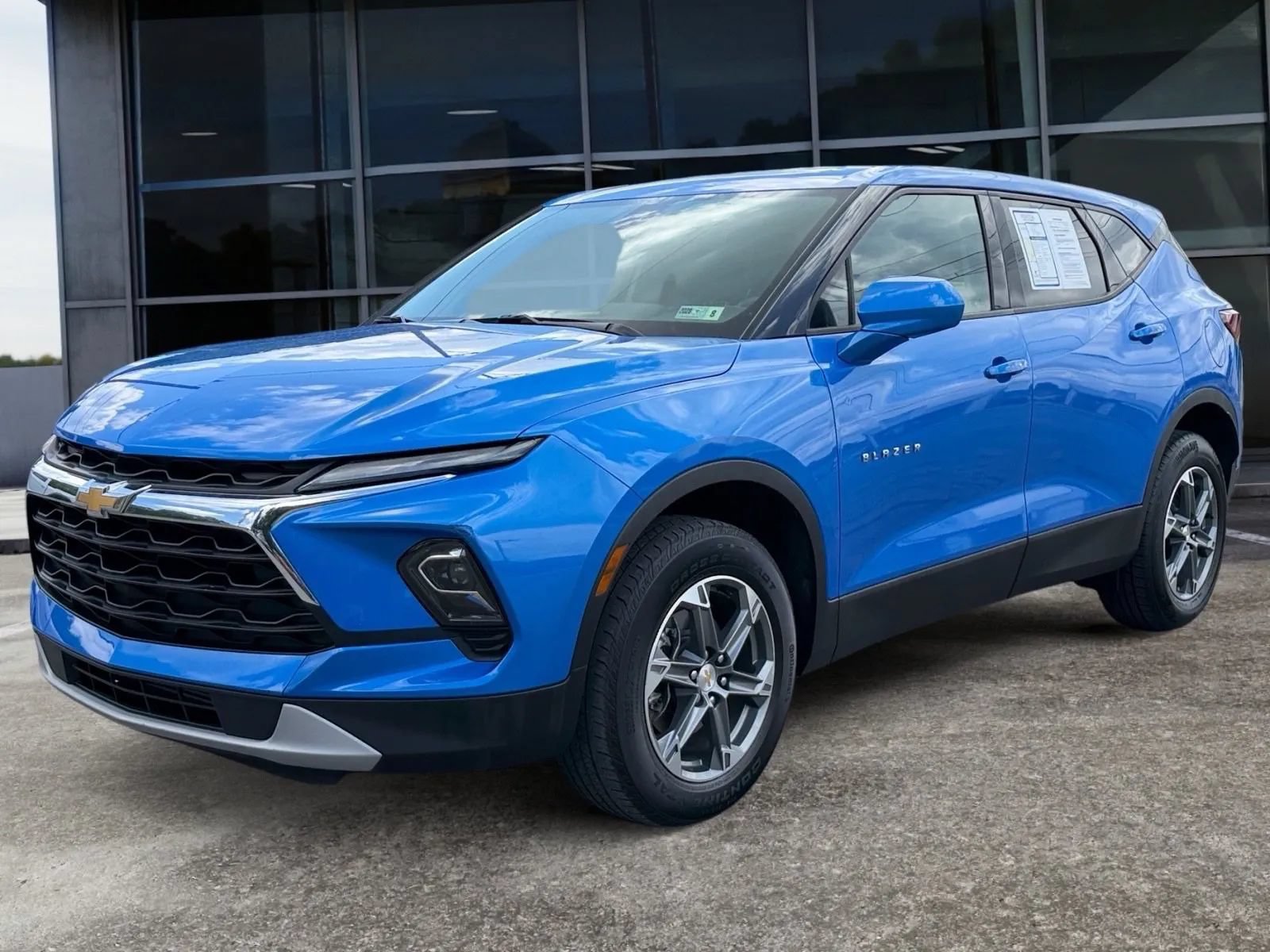 Used 2025 Chevrolet Blazer LT AWD/4WD image 5