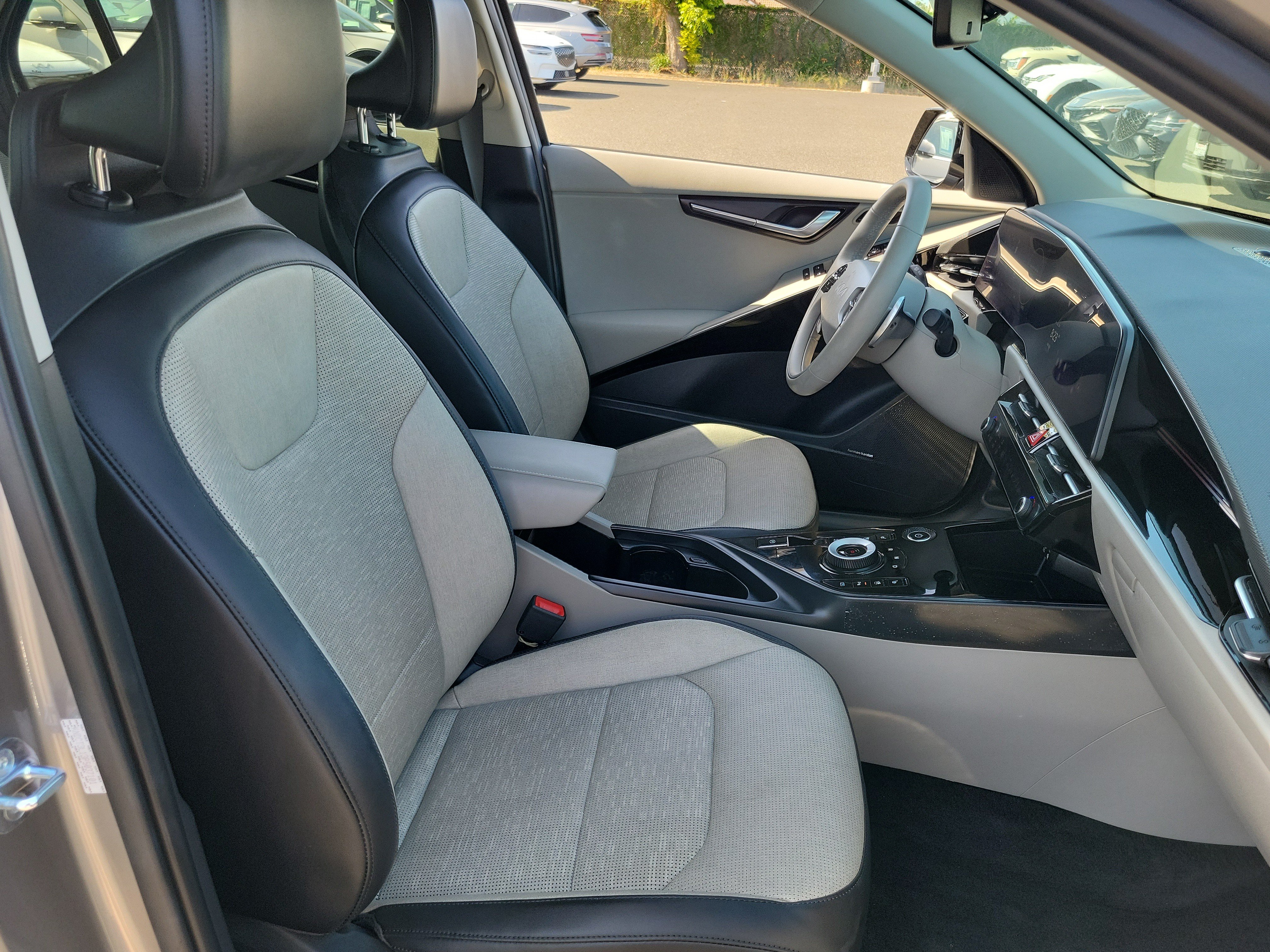 Used 2023 Kia Niro Wave FWD image 22