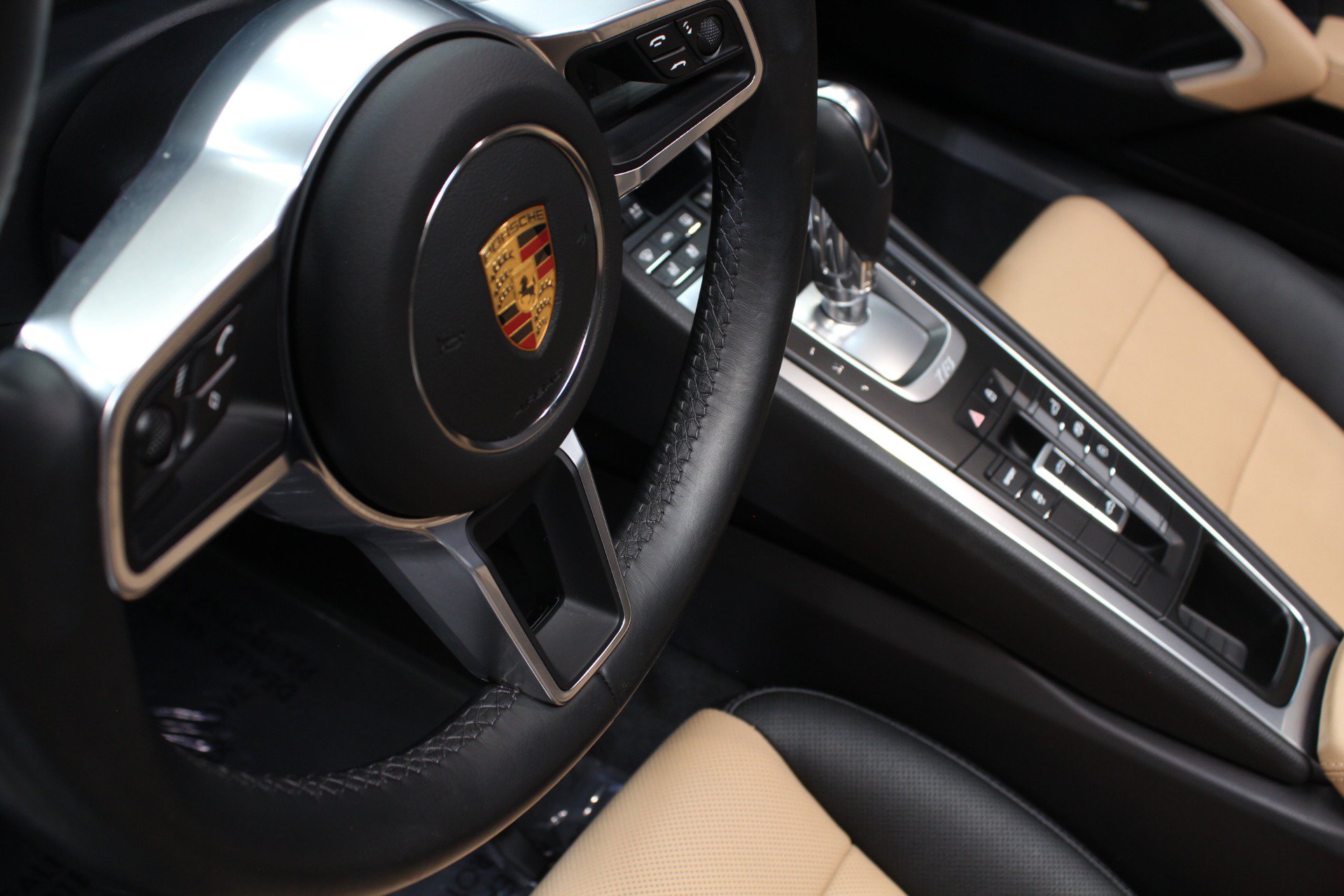 Used 2021 Porsche 718 Boxster w/ Premium Package RWD image 82