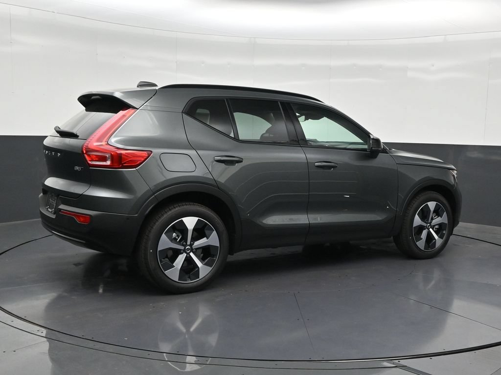 New 2026 Volvo XC40 B5 Plus w/ Climate Package AWD/4WD image 5