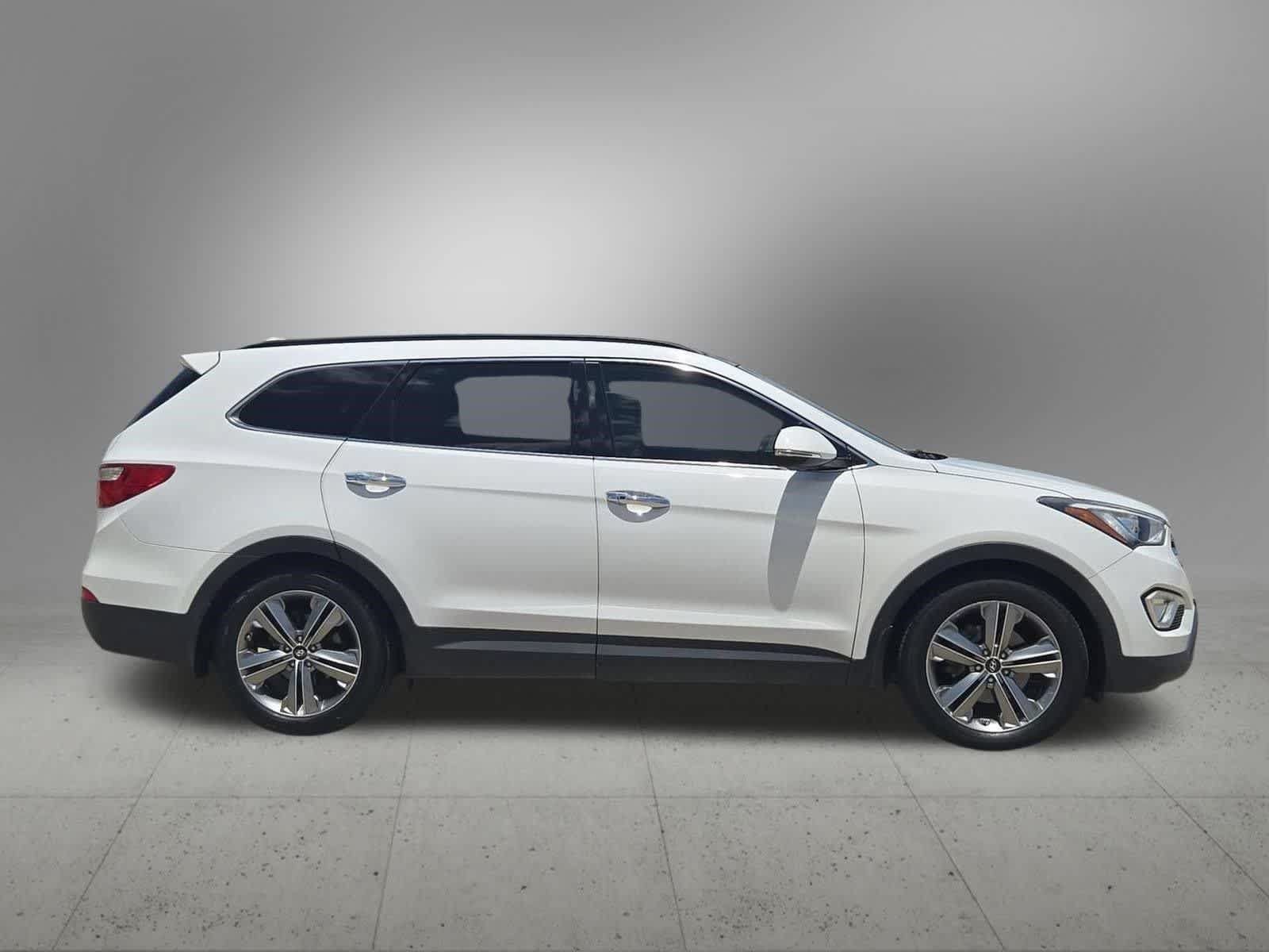 Used 2014 Hyundai Santa Fe GLS FWD image 7