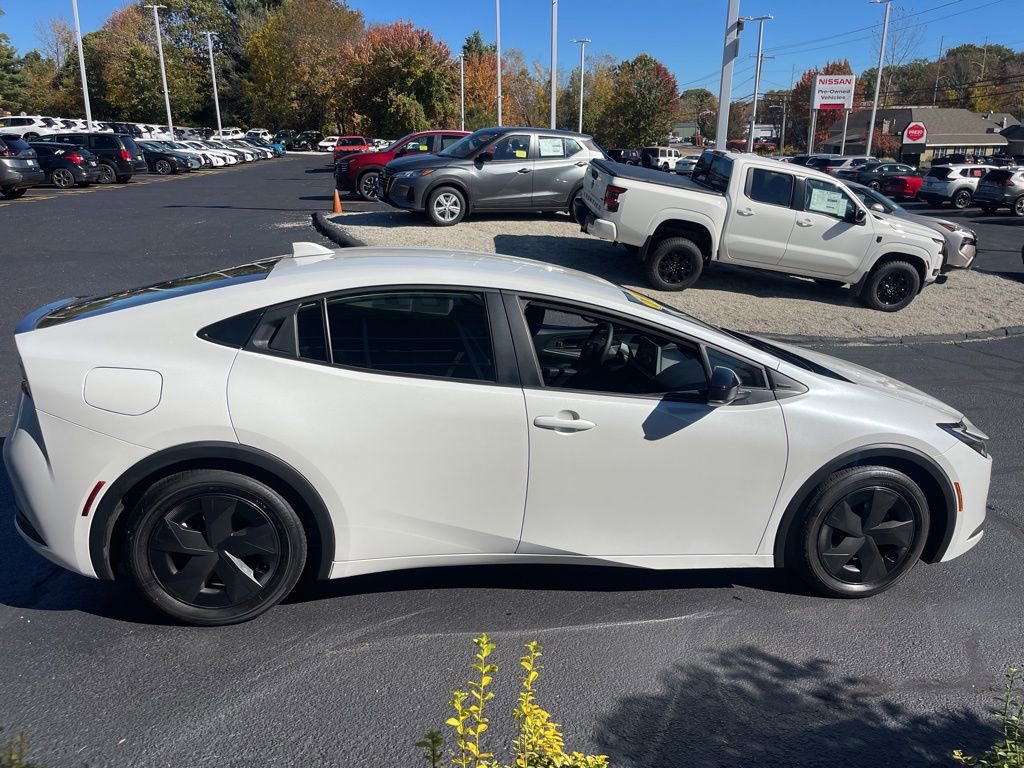 Used 2024 Toyota Prius Prime SE image 6