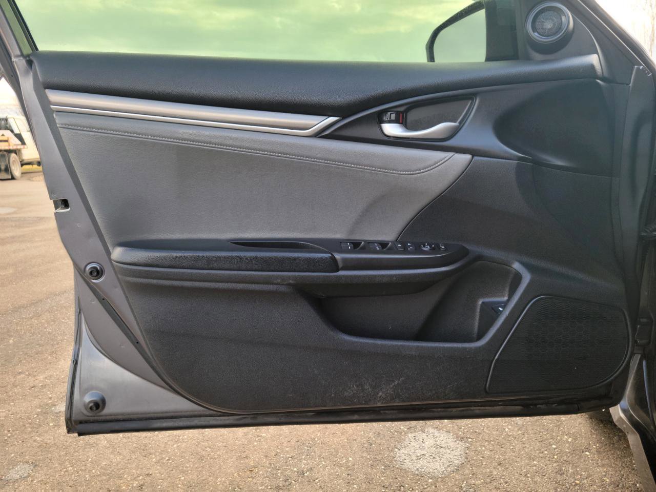 Used 2019 Honda Civic EX-L image 8