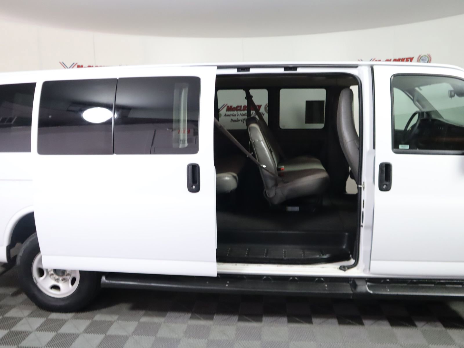 Used 2023 Chevrolet Express 3500 LT w/ LT Preferred Equipment Group image 22