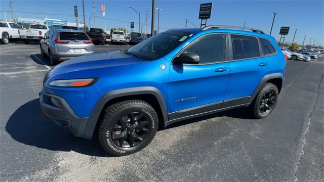 Used 2017 Jeep Cherokee Trailhawk image 6