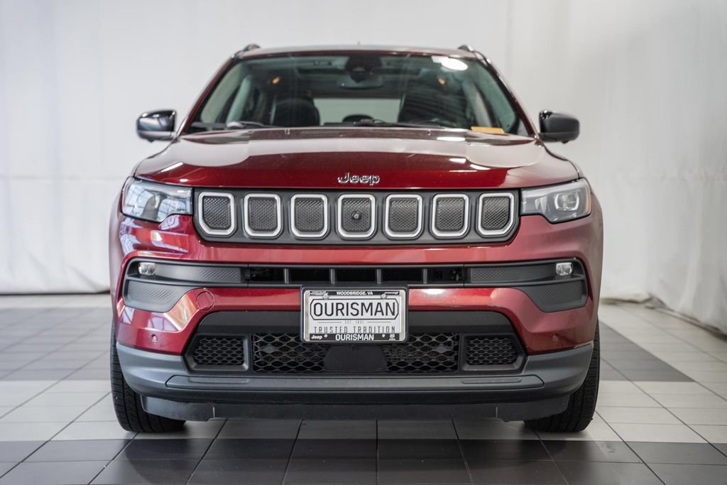 Certified 2022 Jeep Compass Latitude w/ Sun and Sound Group AWD/4WD image 2