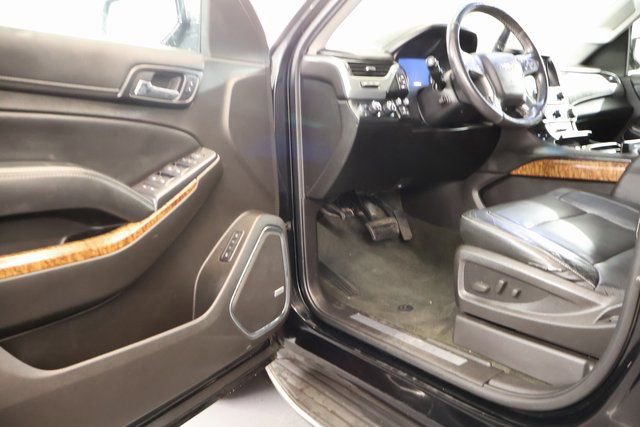 Used 2016 Chevrolet Suburban LTZ image 8