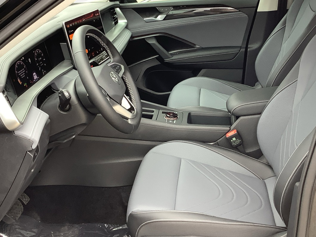 New 2026 Volkswagen Tiguan SE image 26