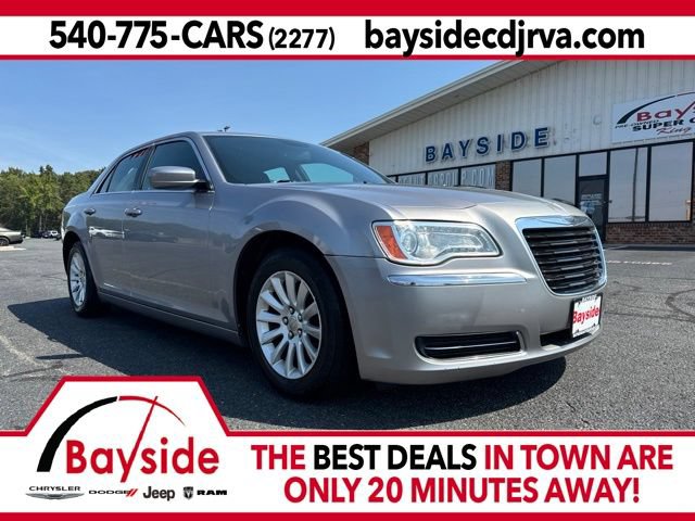Used 2014 Chrysler 300 RWD image 1