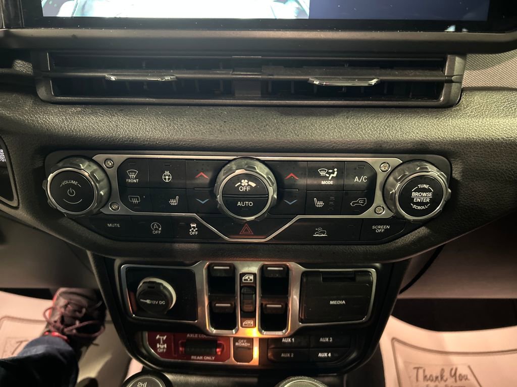 Used 2024 Jeep Gladiator Sport image 19