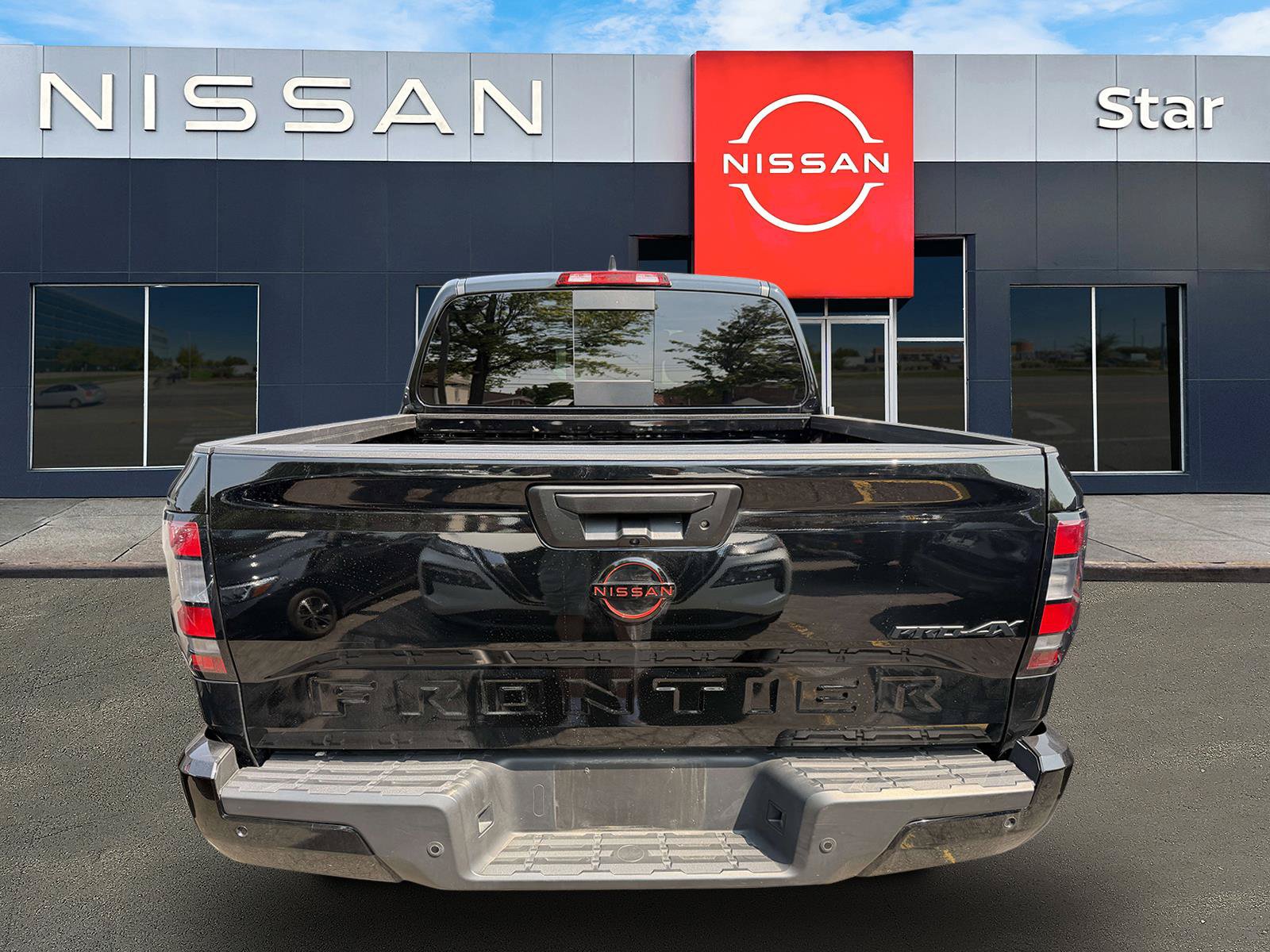 Used 2024 Nissan Frontier PRO-4X w/ Technology Package AWD/4WD image 5
