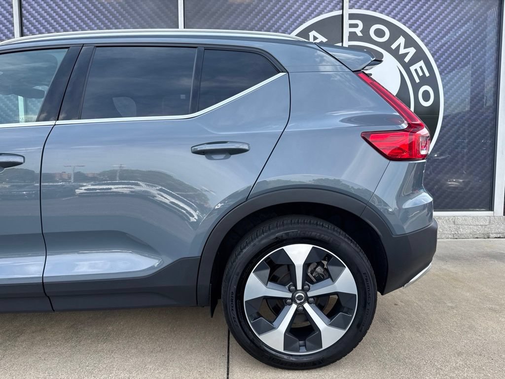 Used 2023 Volvo XC40 B5 Plus AWD/4WD image 14