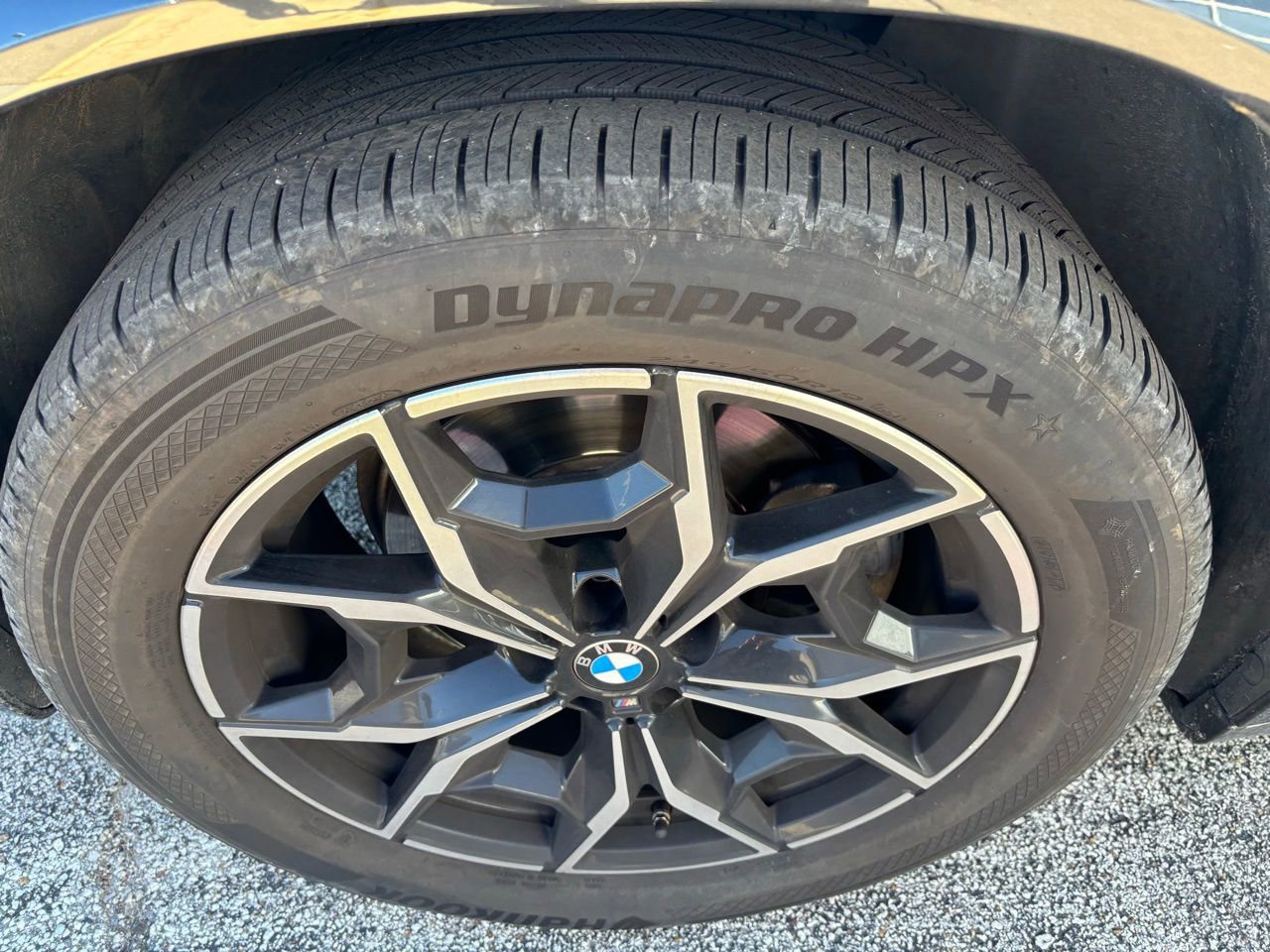 Used 2024 BMW X4 xDrive30i w/ Premium Package image 9